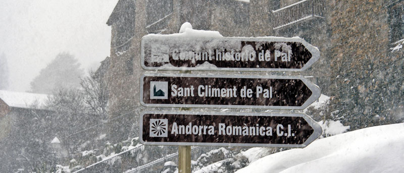 Especialistes Treta de neu a Pal La Massana, netegem camins privats, accessos a pàrquings de comunitats, zones privades de Privats, Restaurants i Hotels retirada de nieve en Andorra.